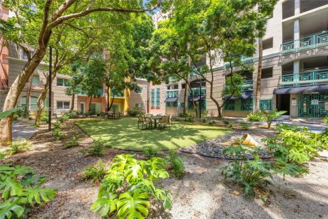 Condo in South Miami, Florida, 1 bedroom  № 2050877 - photo 11