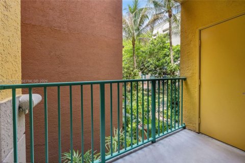 Condo in South Miami, Florida, 1 bedroom  № 2050877 - photo 9