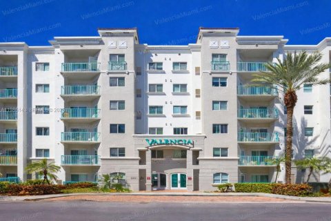 Condo in South Miami, Florida, 1 bedroom  № 2050877 - photo 24