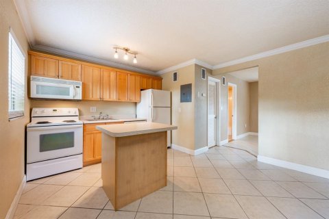 Condo in Orlando, Florida, 1 bedroom  № 1636699 - photo 4
