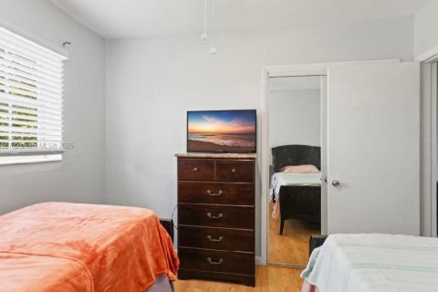 House in Miami Gardens, Florida 3 bedrooms, 169.55 sq.m. № 1955357 - photo 11