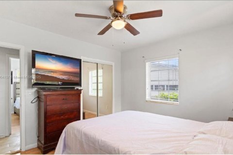 House in Miami Gardens, Florida 3 bedrooms, 169.55 sq.m. № 1955357 - photo 12