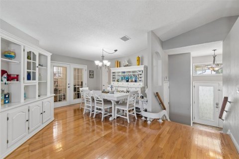 House in New Port Richey, Florida 3 bedrooms, 187.66 sq.m. № 2101924 - photo 8