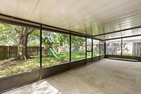 House in Cocoa, Florida 3 bedrooms, 155.33 sq.m. № 1793228 - photo 25