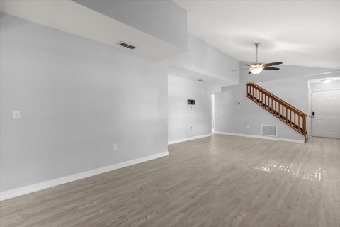 House in Cocoa, Florida 3 bedrooms, 155.33 sq.m. № 1793228 - photo 3