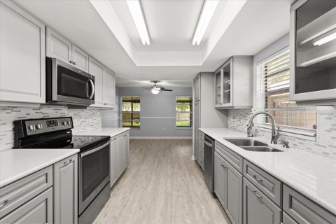 House in Cocoa, Florida 3 bedrooms, 155.33 sq.m. № 1793228 - photo 12