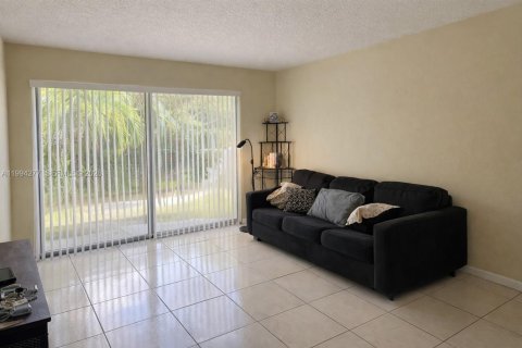 Copropriété à vendre à North Miami, Floride: 1 chambre, 54.16 m2 № 2055887 - photo 3