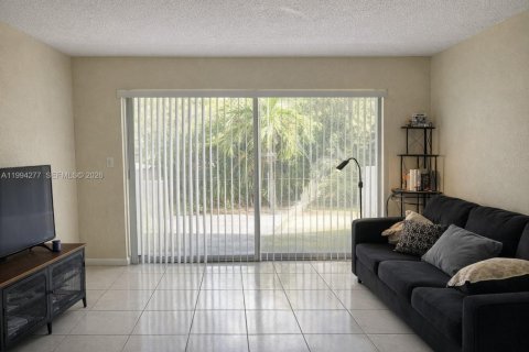Copropriété à vendre à North Miami, Floride: 1 chambre, 54.16 m2 № 2055887 - photo 2