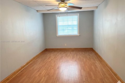 Casa en venta en Pembroke Pines, Florida, 2 dormitorios, 113.34 m2 № 2076168 - foto 8