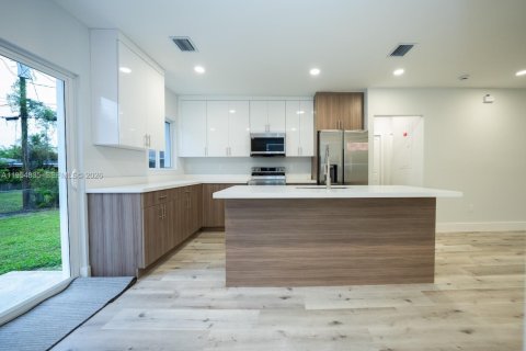 House in Miami, Florida 4 bedrooms, 118.82 sq.m. № 2008432 - photo 22