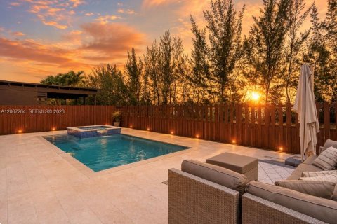 Villa ou maison à Doral, Floride 4 chambres, 290.6 m2 № 2089978