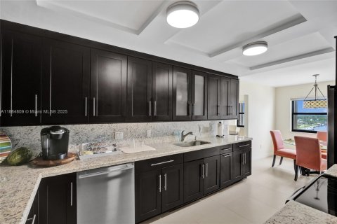 Купить кондоминиум в Холливуд, Флорида 2 спальни, 154.22м2, № 1932759 - фото 11