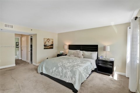 Купить кондоминиум в Холливуд, Флорида 2 спальни, 154.22м2, № 1932759 - фото 25