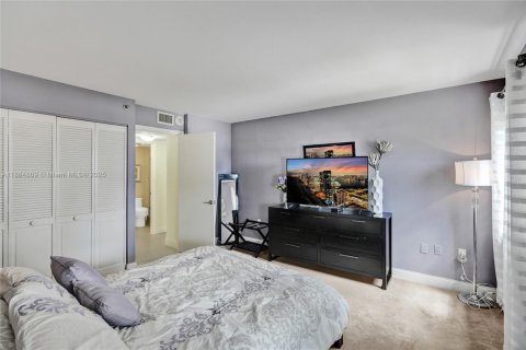 Купить кондоминиум в Холливуд, Флорида 2 спальни, 154.22м2, № 1932759 - фото 22