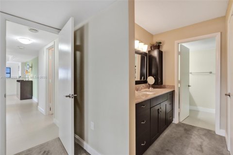 Купить кондоминиум в Холливуд, Флорида 2 спальни, 154.22м2, № 1932759 - фото 29