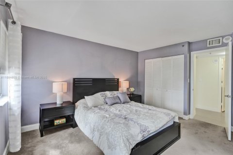 Купить кондоминиум в Холливуд, Флорида 2 спальни, 154.22м2, № 1932759 - фото 21