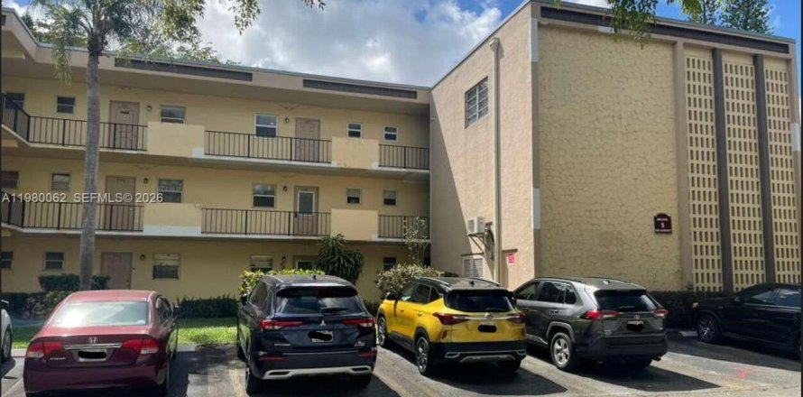 Студия в кондо в Холливуд, Флорида № 2046369