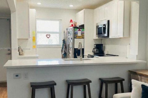 Купить кондоминиум в Холливуд, Флорида 1 комната, 65.96м2, № 2046369 - фото 3