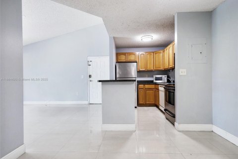 Condominio en venta en Miami, Florida, 2 dormitorios, 80.55 m2 № 1893196 - foto 13