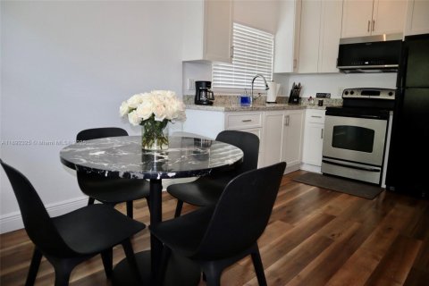 Appartement à louer à Miami, Floride: 2 chambres, 69.68 m2 № 1944040 - photo 8