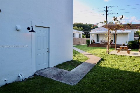 Appartement à louer à Miami, Floride: 2 chambres, 69.68 m2 № 1944040 - photo 11