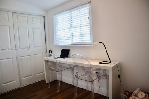 Appartement à louer à Miami, Floride: 2 chambres, 69.68 m2 № 1944040 - photo 5