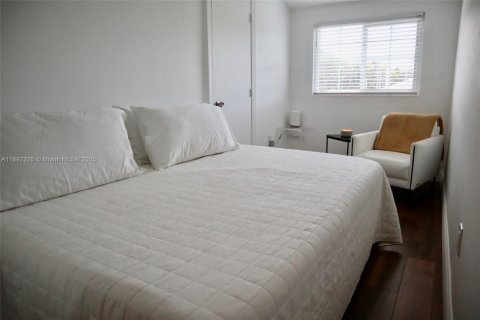 Appartement à louer à Miami, Floride: 2 chambres, 69.68 m2 № 1944040 - photo 4