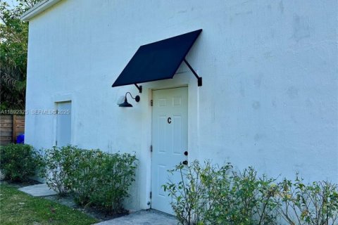 Apartamento en alquiler en Miami, Florida, 2 dormitorios, 69.68 m2 № 1944040 - foto 14