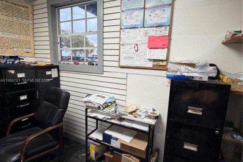 Купить коммерческую недвижимость в Норт-Майами-Бич, Флорида № 2044765 - фото 16