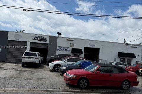 Купить коммерческую недвижимость в Норт-Майами-Бич, Флорида № 2044765 - фото 5