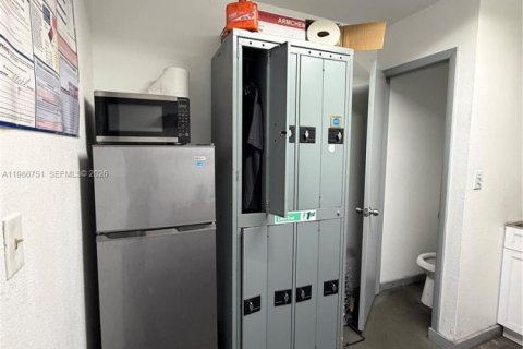 Купить коммерческую недвижимость в Норт-Майами-Бич, Флорида № 2044765 - фото 28