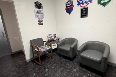 Купить коммерческую недвижимость в Норт-Майами-Бич, Флорида № 2044765 - фото 22