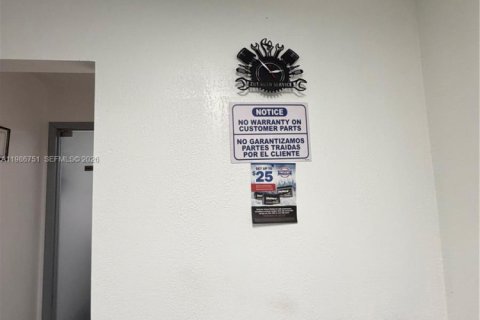 Купить коммерческую недвижимость в Норт-Майами-Бич, Флорида № 2044765 - фото 10