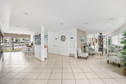 Condo in Hallandale Beach, Florida, 1 bedroom  № 2025040 - photo 26