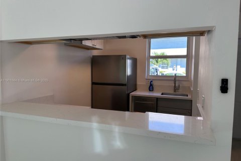 Touwnhouse à louer à Key Biscayne, Floride: 2 chambres, 81.29 m2 № 1955489 - photo 6