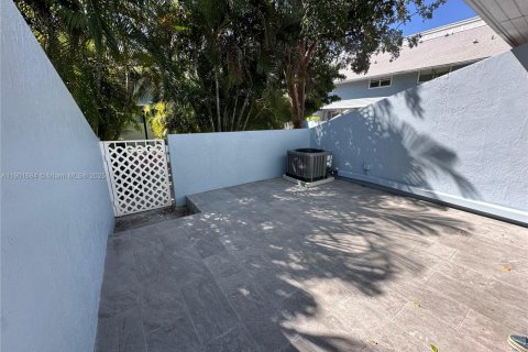 Touwnhouse à louer à Key Biscayne, Floride: 2 chambres, 81.29 m2 № 1955489 - photo 12