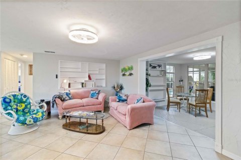House in Venice, Florida 3 bedrooms, 164.53 sq.m. № 1911678 - photo 8