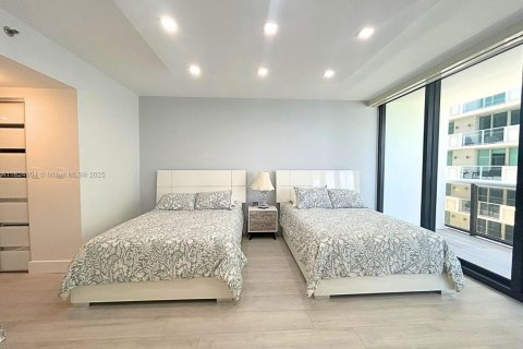 Condominio en venta en Surfside, Florida, 2 dormitorios, 144.93 m2 № 1941874 - foto 17