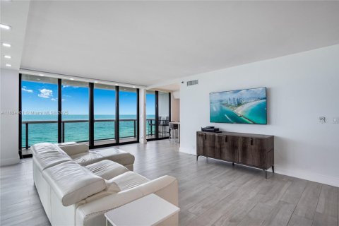 Condominio en venta en Surfside, Florida, 2 dormitorios, 144.93 m2 № 1941874 - foto 6