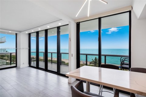 Condominio en venta en Surfside, Florida, 2 dormitorios, 144.93 m2 № 1941874 - foto 8