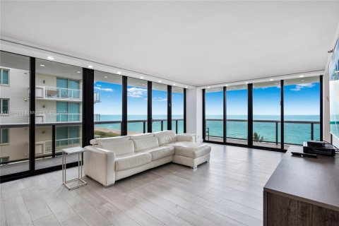 Condominio en venta en Surfside, Florida, 2 dormitorios, 144.93 m2 № 1941874 - foto 7