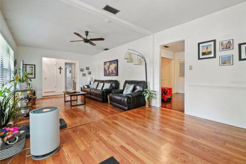 House in Winter Park, Florida 3 bedrooms, 165.83 sq.m. № 1833089 - photo 23
