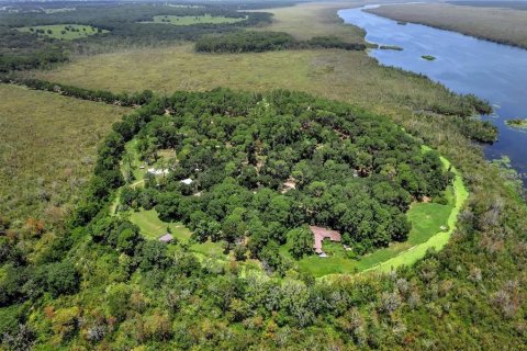 House in Lady Lake, Florida 3 bedrooms, 149.39 sq.m. № 1681654 - photo 3