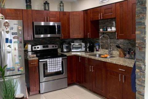 Villa ou maison à vendre à Hollywood, Floride: 3 chambres, 91.04 m2 № 1696468 - photo 7