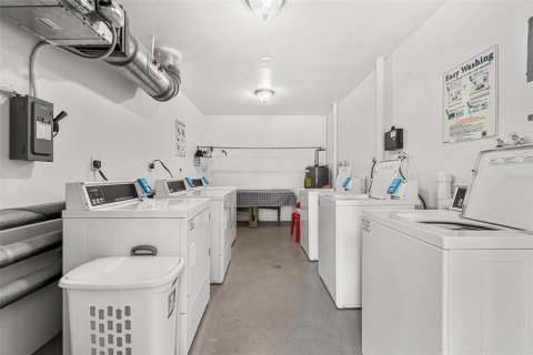 Condominio en venta en Clearwater, Florida, 2 dormitorios, 102.19 m2 № 2216476 - foto 18