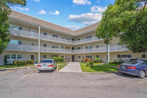 Condominio en venta en Clearwater, Florida, 2 dormitorios, 102.19 m2 № 2216476 - foto 2