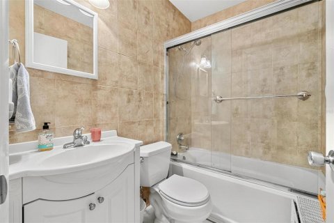 Condominio en venta en Clearwater, Florida, 2 dormitorios, 102.19 m2 № 2216476 - foto 17