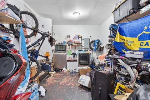 House in Miami, Florida 3 bedrooms, 102.84 sq.m. № 2006666 - photo 28