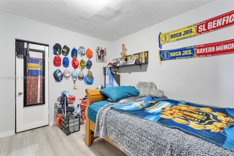 House in Miami, Florida 3 bedrooms, 102.84 sq.m. № 2006666 - photo 20