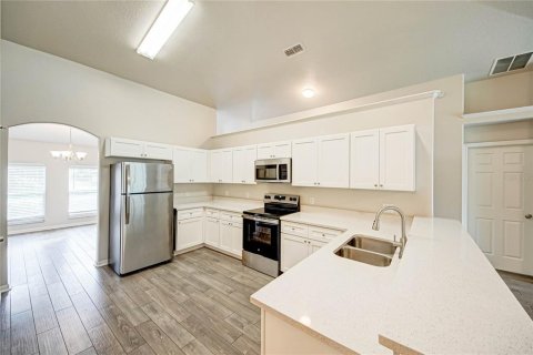 House in Kissimmee, Florida 4 bedrooms, 205.69 sq.m. № 1805335 - photo 10